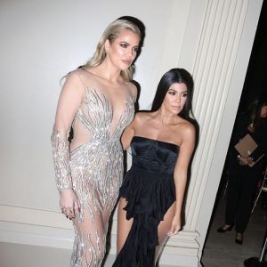 Khloe and Kourtney Kardashian 2